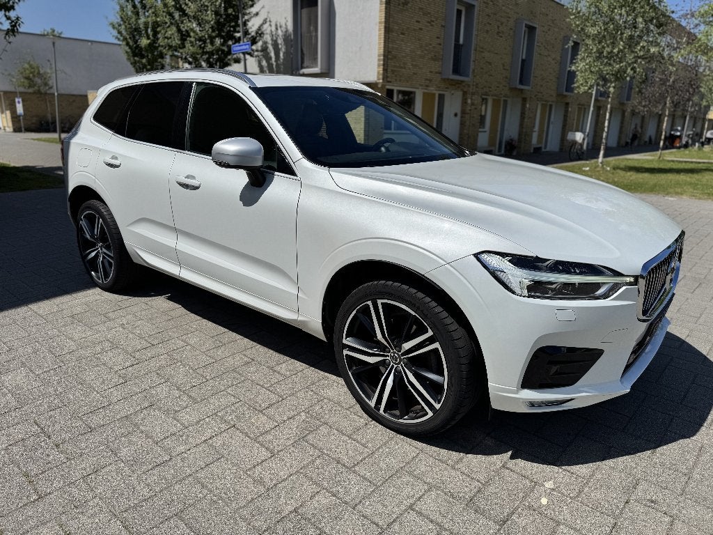 Volvo XC60 T6 2017 320pk Pilot B&W 21" 360 Luchtvering Pano, Zwart, 4 cilinders, 1969 cc, Leder en Stof