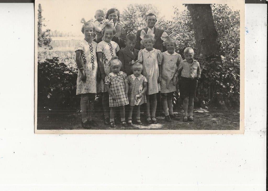 De Lier Tuindersgezin met 9 kinderen Fotokaart, Ophalen of Verzenden, 1920 tot 1940, Ongelopen, Zuid-Holland