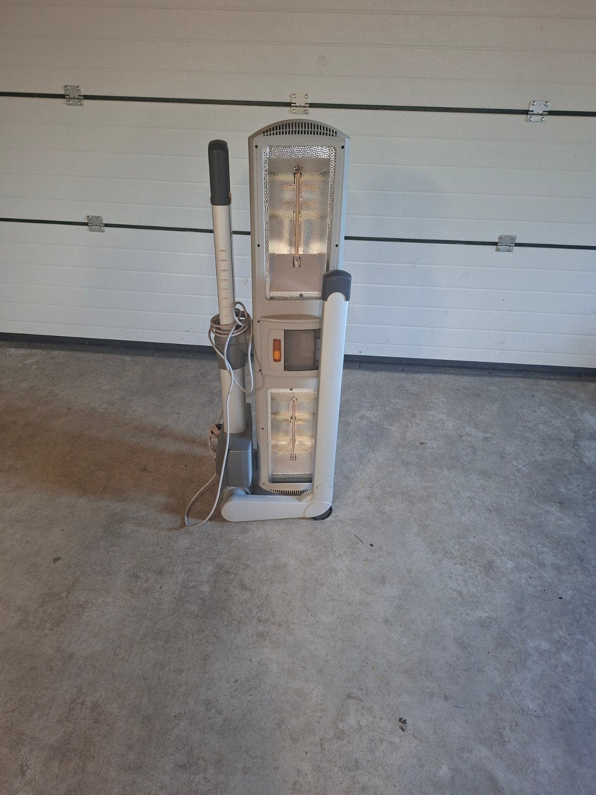 Philips Innergize HB901 - Zonnebank/Infraroodlamp, Ophalen, Gebruikt, Zonnebank enkelzijdig, Minder dan 10 lampen