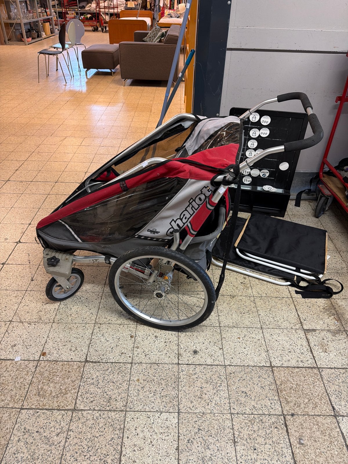 Chariot Cougar 1 Kinderkar - Rood/Grijs, Opvouwbaar, Ophalen, Gebruikt, Opvouwbaar, .