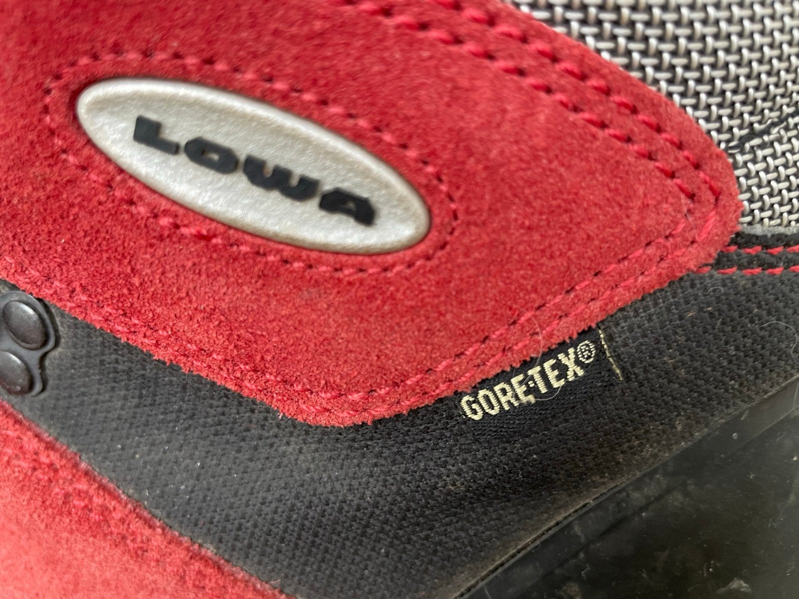Lowa Gore-Tex Wandelschoenen - Rood, Ophalen of Verzenden, Gebruikt, Schoenen