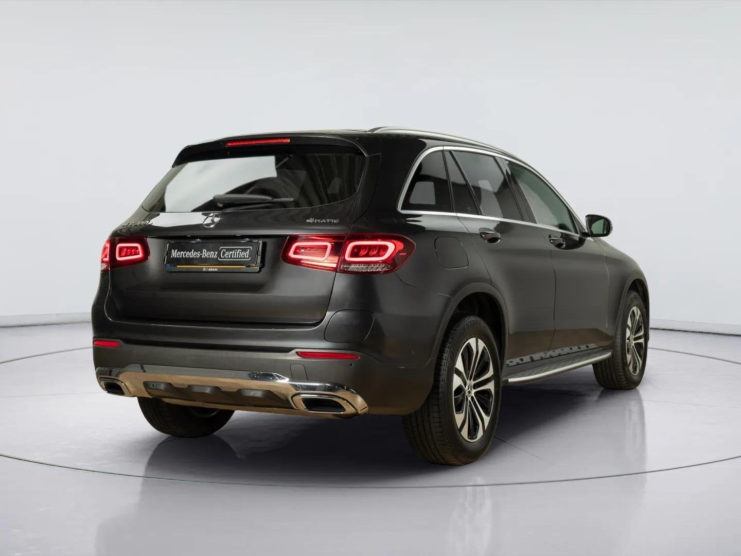 Mercedes-Benz GLC 300e 4MATIC | Panorama dak, Auto's, Automaat, Dealer onderhouden, 14 kWh, Gebruikt