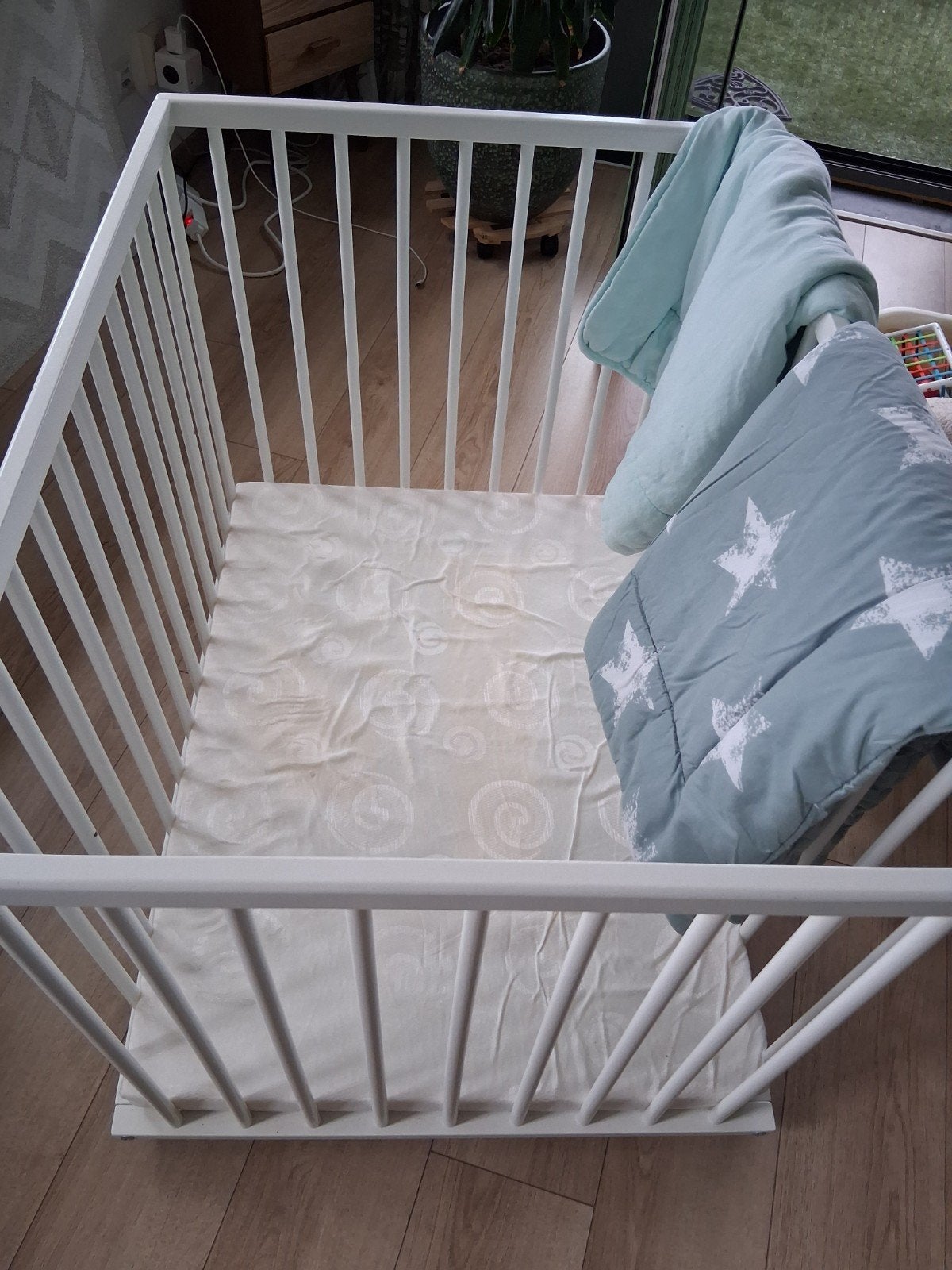 Fijne box, Kinderen en Baby's, Ophalen, Gebruikt, In hoogte verstelbaar