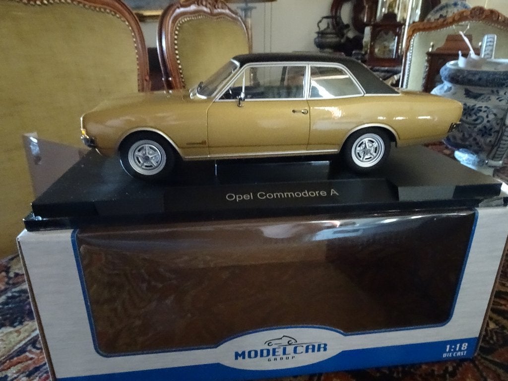 MOOIE OPEL COMMODORE A/GS 1967 MCG IN DOOS 1;18, Ophalen of Verzenden, Zo goed als nieuw, Auto, Overige merken