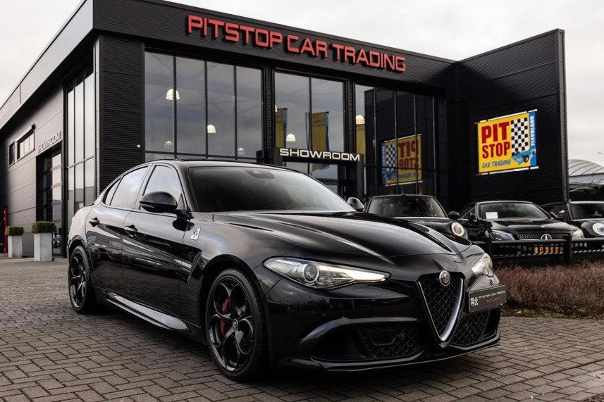 Alfa Romeo Giulia 2.9 V6 Quadrifoglio, 510 PK, Carbon, Camer, Auto's, Achterwielaandrijving, Gebruikt, Zwart, Bedrijf
