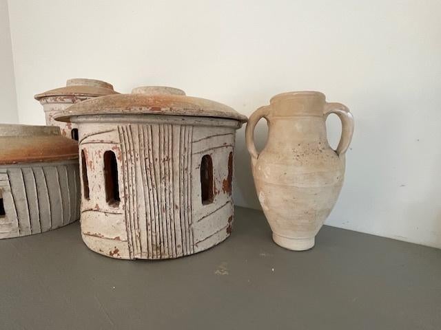 Terracotta kruik amfoor met oren. Insteek-gaten. Terra kleur, Antiek en Kunst, Ophalen