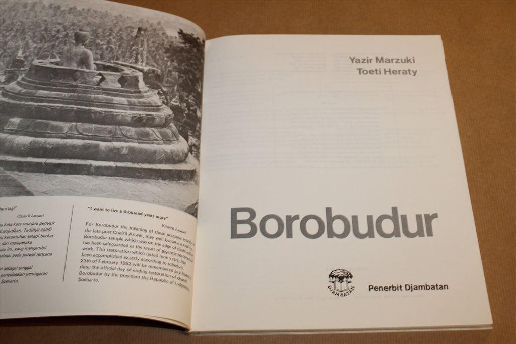 Borobudur — Boeddhistisch Wereldwonder, Tweetalig Fotoboek, Ophalen of Verzenden, Gelezen, Europa