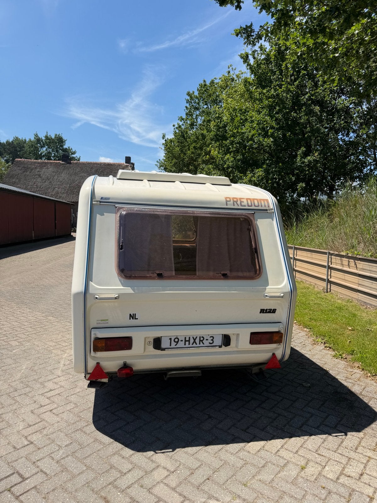 Predom Caravan 126 ET bruin, Vast bed, Tot en met 2, Particulier, 500 - 750 kg