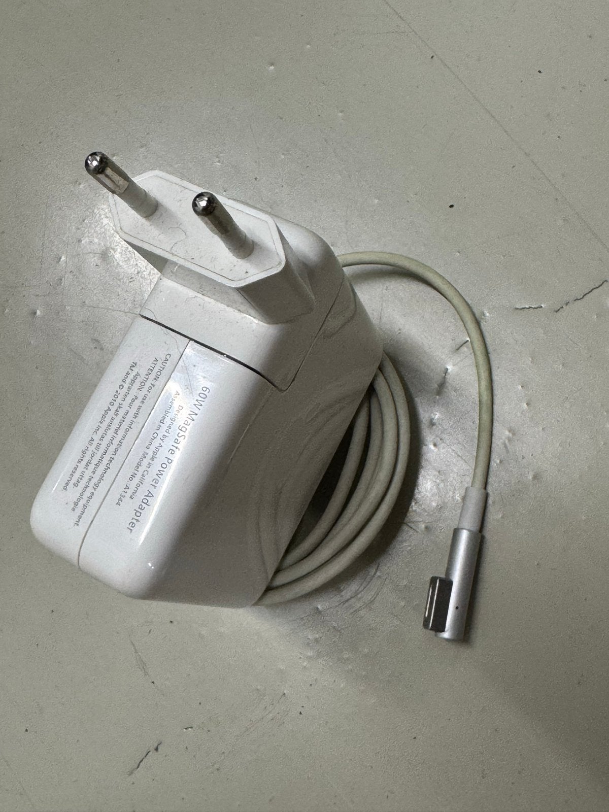 Apple MacBook Pro Oplader 60W Magsafe Power Adapter, Computers en Software, Laptop-opladers, Gebruikt, Ophalen