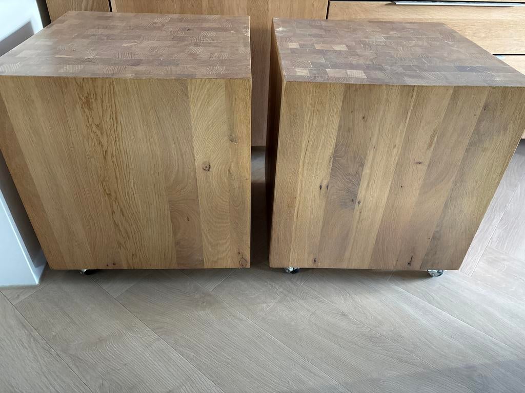Massief houten tafeltjes op wielen, Huis en Inrichting, Woonaccessoires | Zuilen en Pilaren, Ophalen, Zo goed als nieuw
