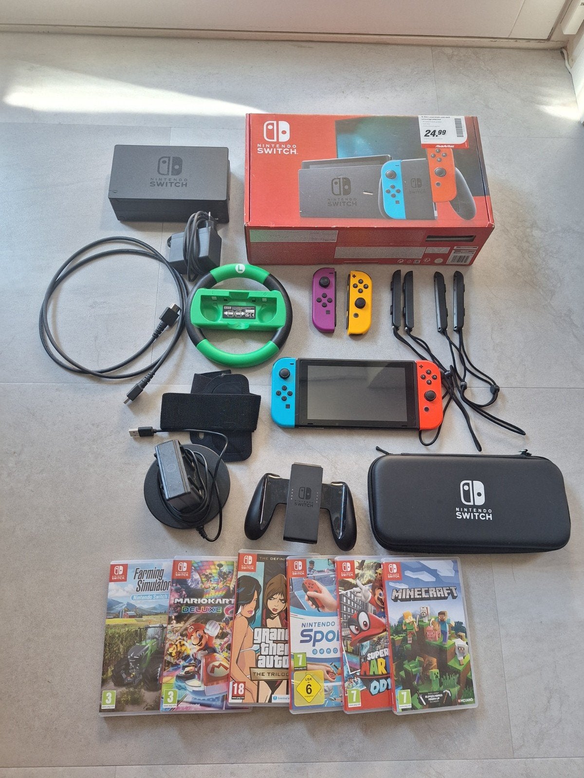 Nintendo Switch met extra contollers, games en accesoires, Ophalen of Verzenden, Zo goed als nieuw, Met harde schijf, Switch Original