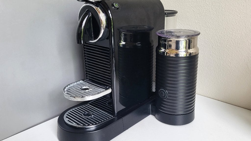 Nespresso Citiz & Milk Black – goed onderhouden, Witgoed en Apparatuur, Koffiezetapparaten, Gebruikt, Espresso apparaat, Ophalen of Verzenden
