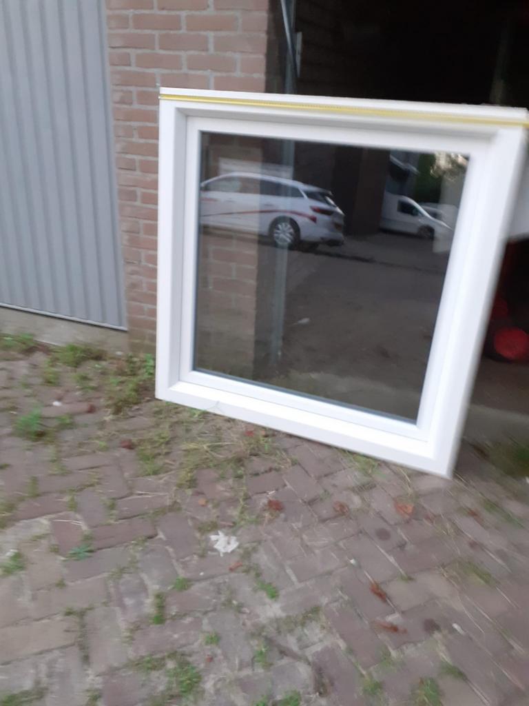 Tekoop  draai kiep raam, Kunststof, Raamkozijn, 75 tot 150 cm, Ophalen