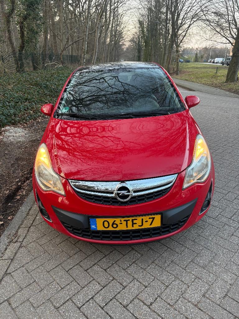 Opel Corsa 1.2 16V LPG 3D 2012 Rood apk tm 8 4 2027, Auto's, Opel, Bedrijf, Corsa, ABS, Adaptive Cruise Control, Airconditioning