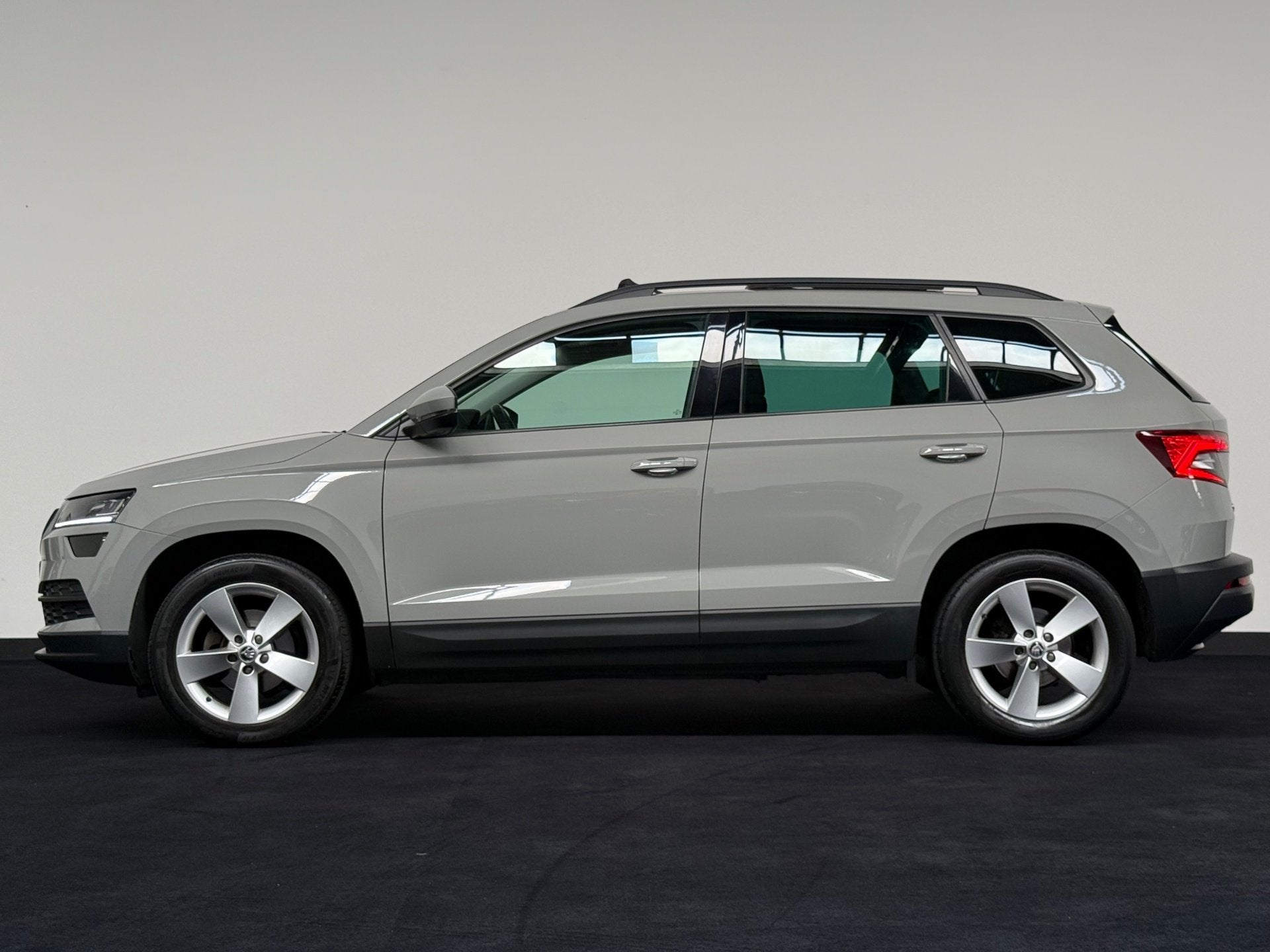 Skoda Karoq 1.5 TSI ACT Style Business Pano Camera, 4 cilinders, 150 pk, Bedrijf, 690 kg