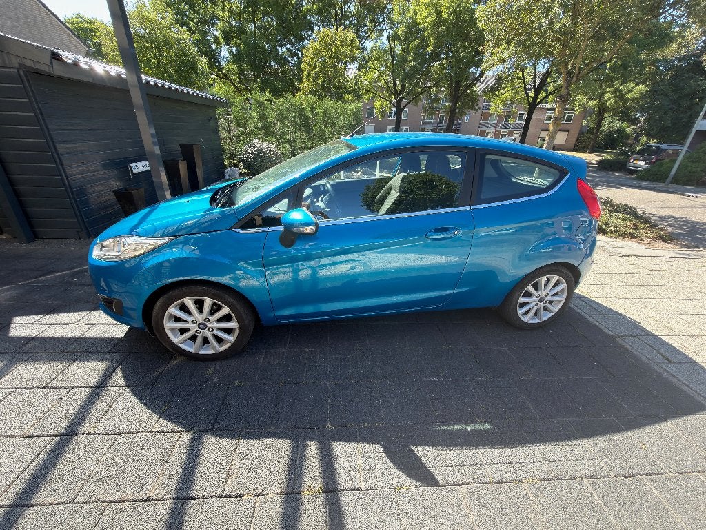 Ford Fiësta 1.0 74KW/100PK 3D 2016 Blauw, Voorwielaandrijving, 40 €/maand, Blauw, 23 km/l