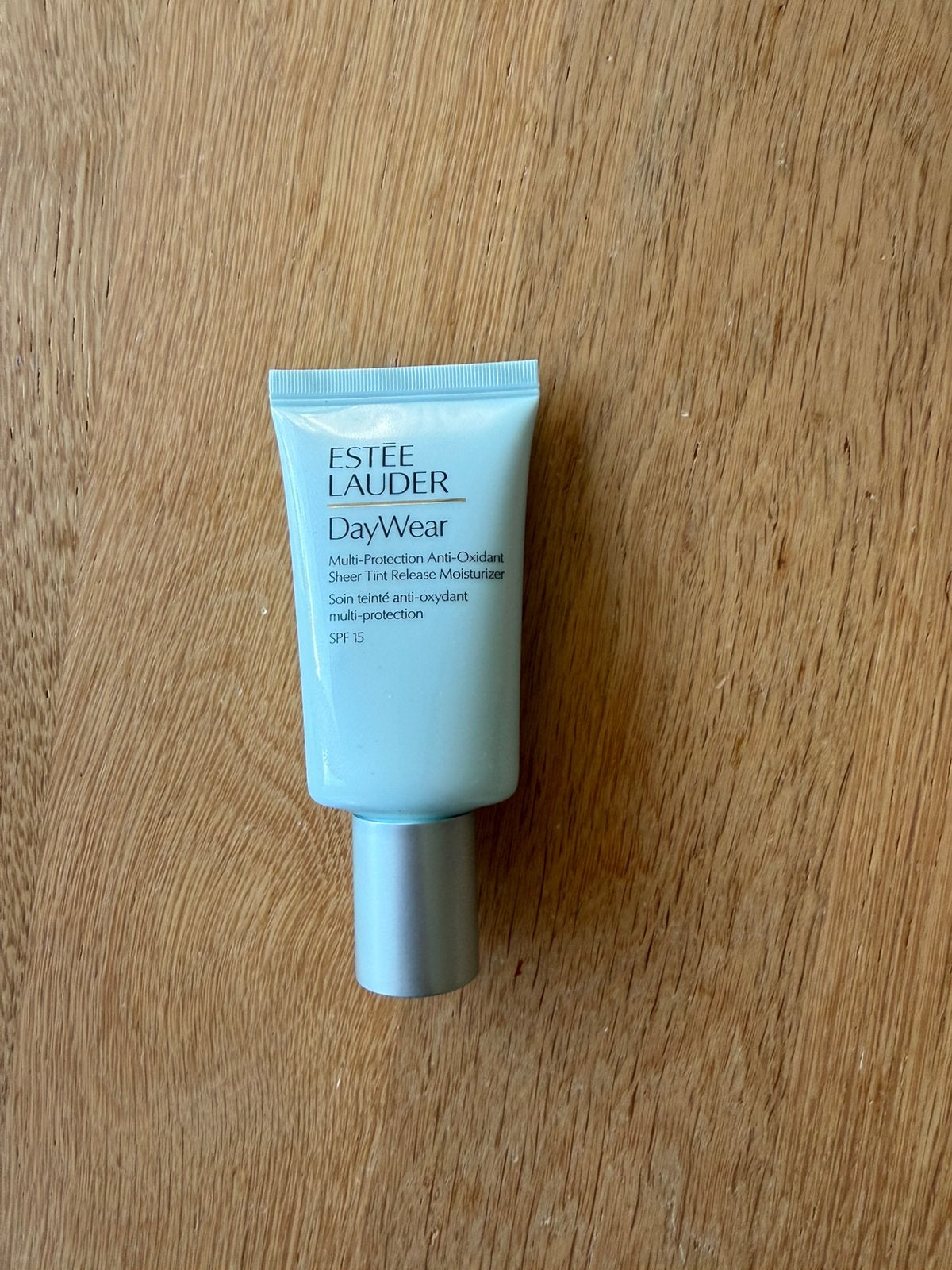 Estee Lauder Daywear Sheer Tint Release Moisturizer 50ml new, Sieraden, Tassen en Uiterlijk, Uiterlijk | Gezichtsverzorging, Ophalen of Verzenden