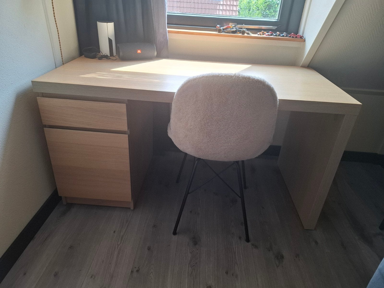 Ikea Malm bureau met lade en kastje - Zo goed als nieuw, Ophalen, 100 tot 150 cm, 1 of 2 laden, Zo goed als nieuw