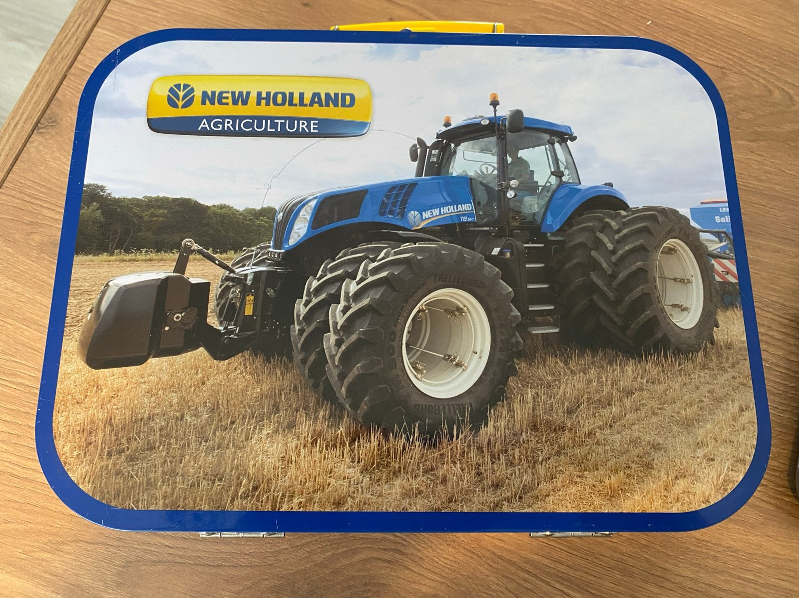 New Holland Tractor Puzzel in Blikken Doos, Ophalen of Verzenden, Minder dan 500 stukjes, Gebruikt, Legpuzzel