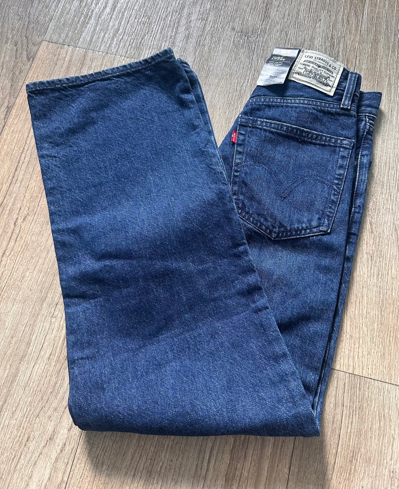 Nieuwe wide leg jeans Levis high loose W25/L31 (XS/S), Ophalen of Verzenden, Nieuw, Blauw, W28 - W29 (confectie 36)