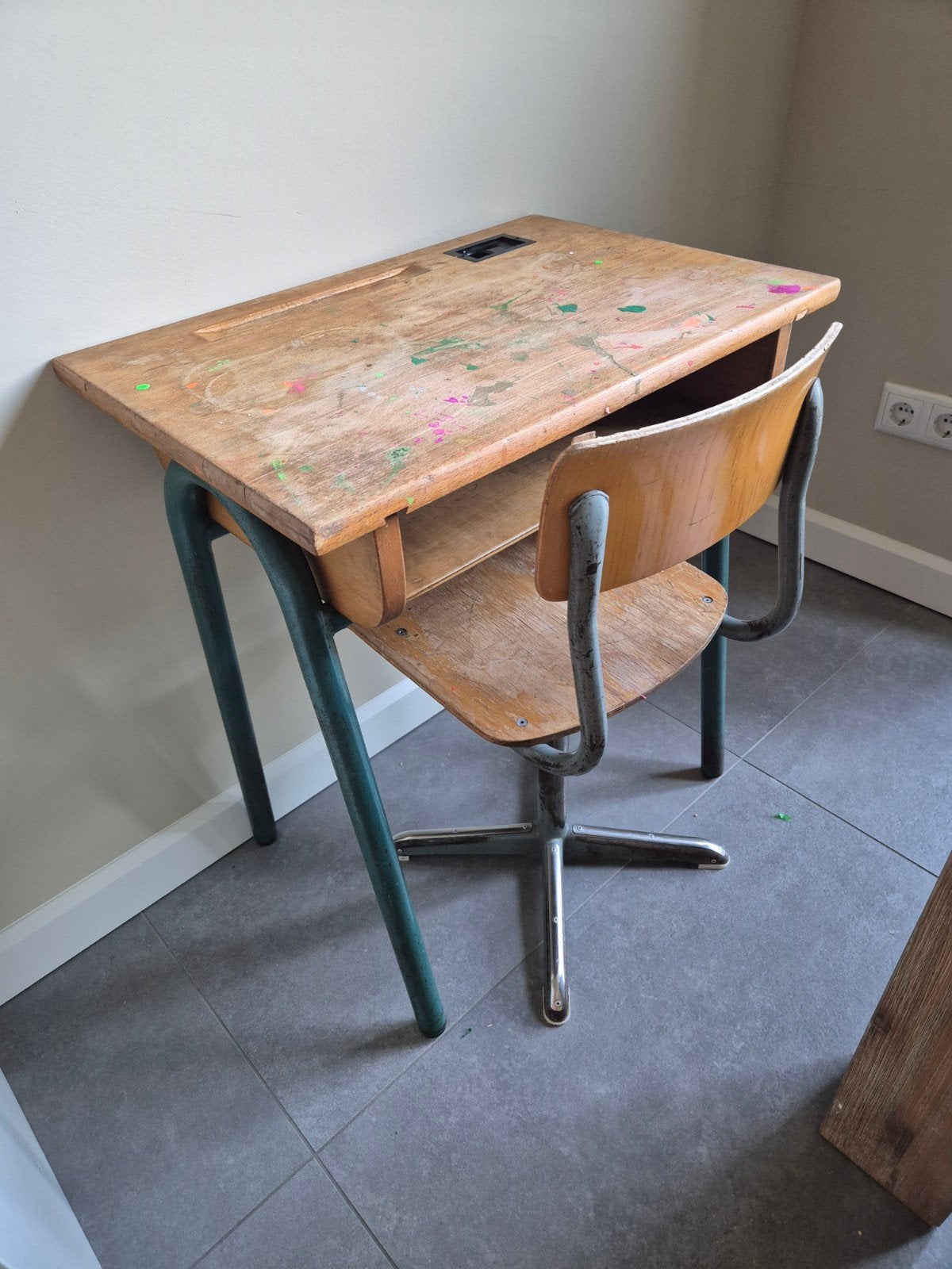 Vintage schoolbankje met stoel - Retro kinderbureau, Ophalen