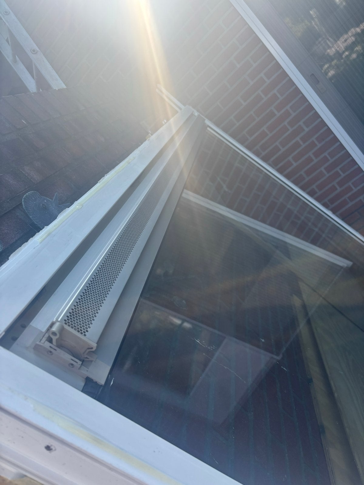 Groot kunstof kozijn met dubbelglas en ventilatierooster, Ophalen, Gevelraam of Ruit, Gebruikt, 120 tot 160 cm