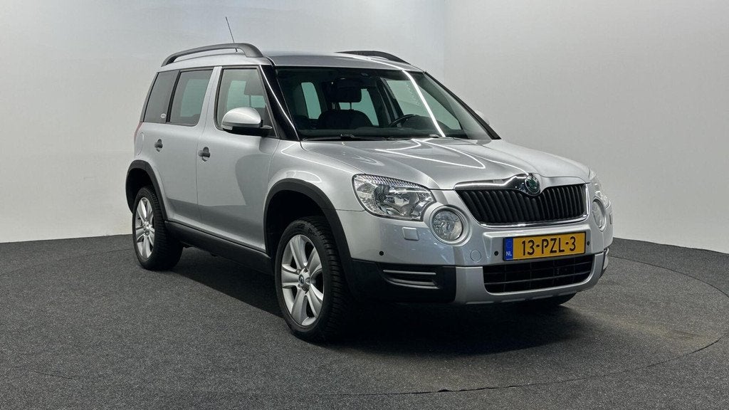 Skoda Yeti 1.2 TSI Comfort CARPLAY NAVI CRUISE TREKHAAK., Auto's, Voorwielaandrijving, Euro 5, Stof, Gebruikt
