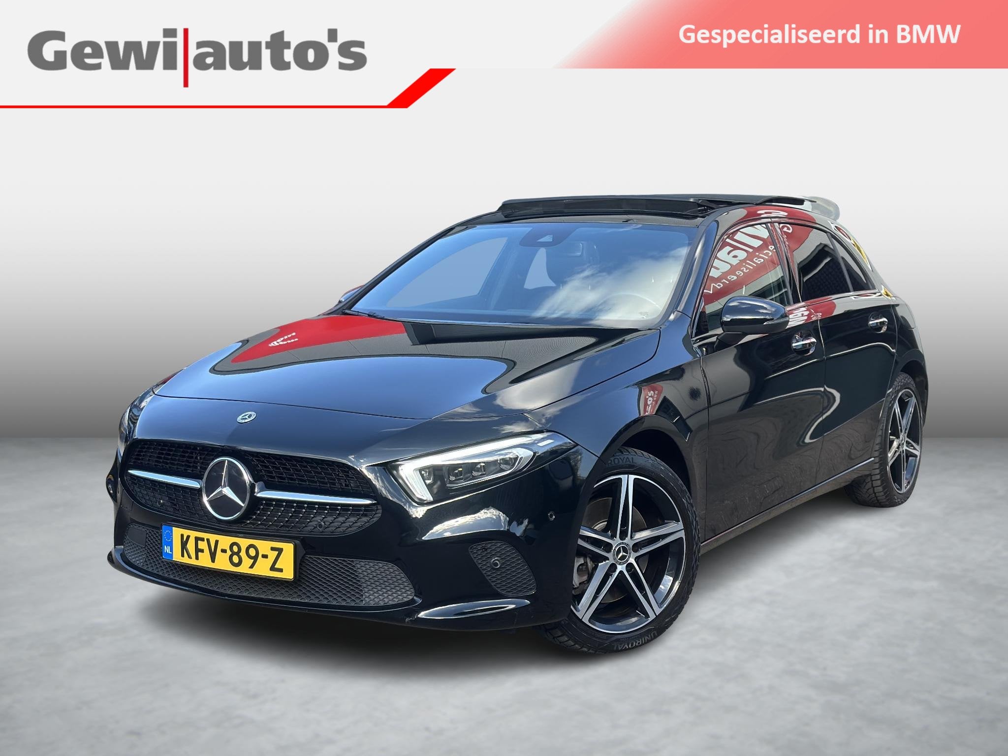 Mercedes-Benz A-klasse 250 e Luxury SOH 98.5% Pano|Sfeer|Mat, Auto's, Dealer onderhouden, 4 cilinders, 16 kWh, Zwart