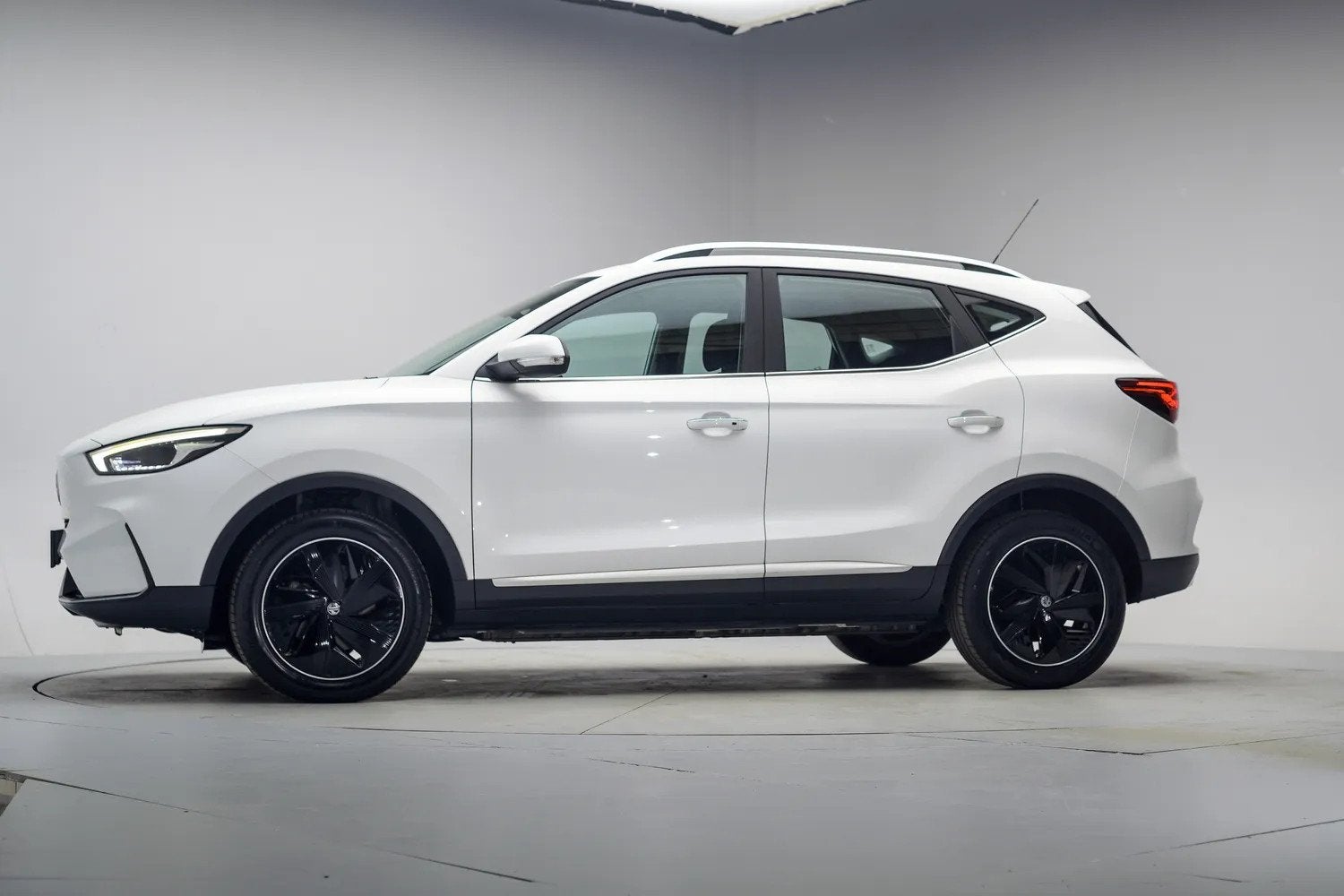 MG ZS EV Comfort 50 kWh [ LED Adapt.cruise Navi Stoelverwarm, Auto's, MG, 0 cilinders, Gebruikt, ZS, Wit