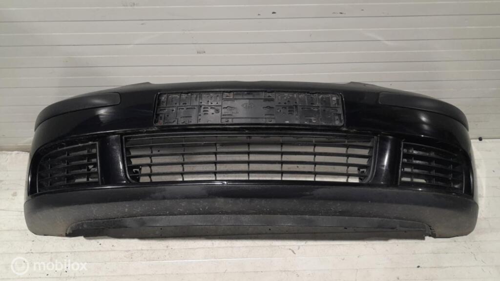 Voorbumper Volkswagen Golf 5, Gebruikt, Voor, Ophalen of Verzenden, Bumper