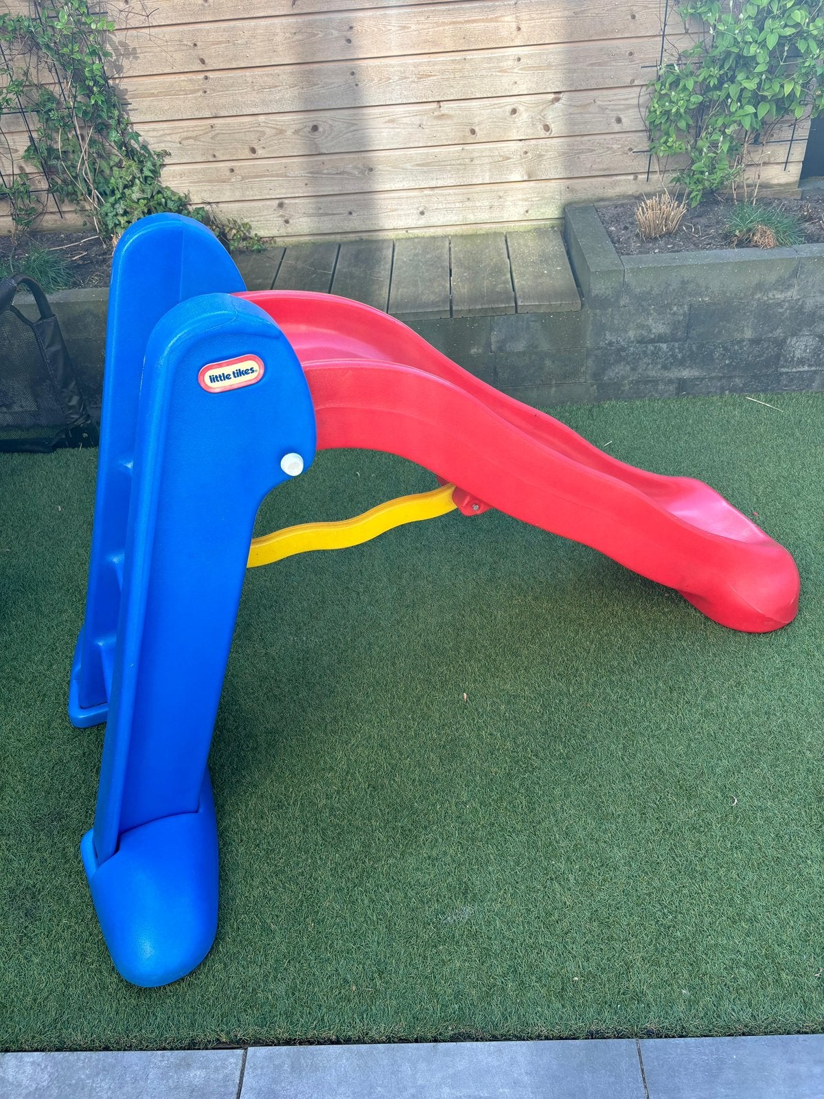 Little Tikes glijbaan blauw/rood, Kinderen en Baby's, Speelgoed | Buiten | Speeltoestellen, Ophalen, Zo goed als nieuw, Glijbaan