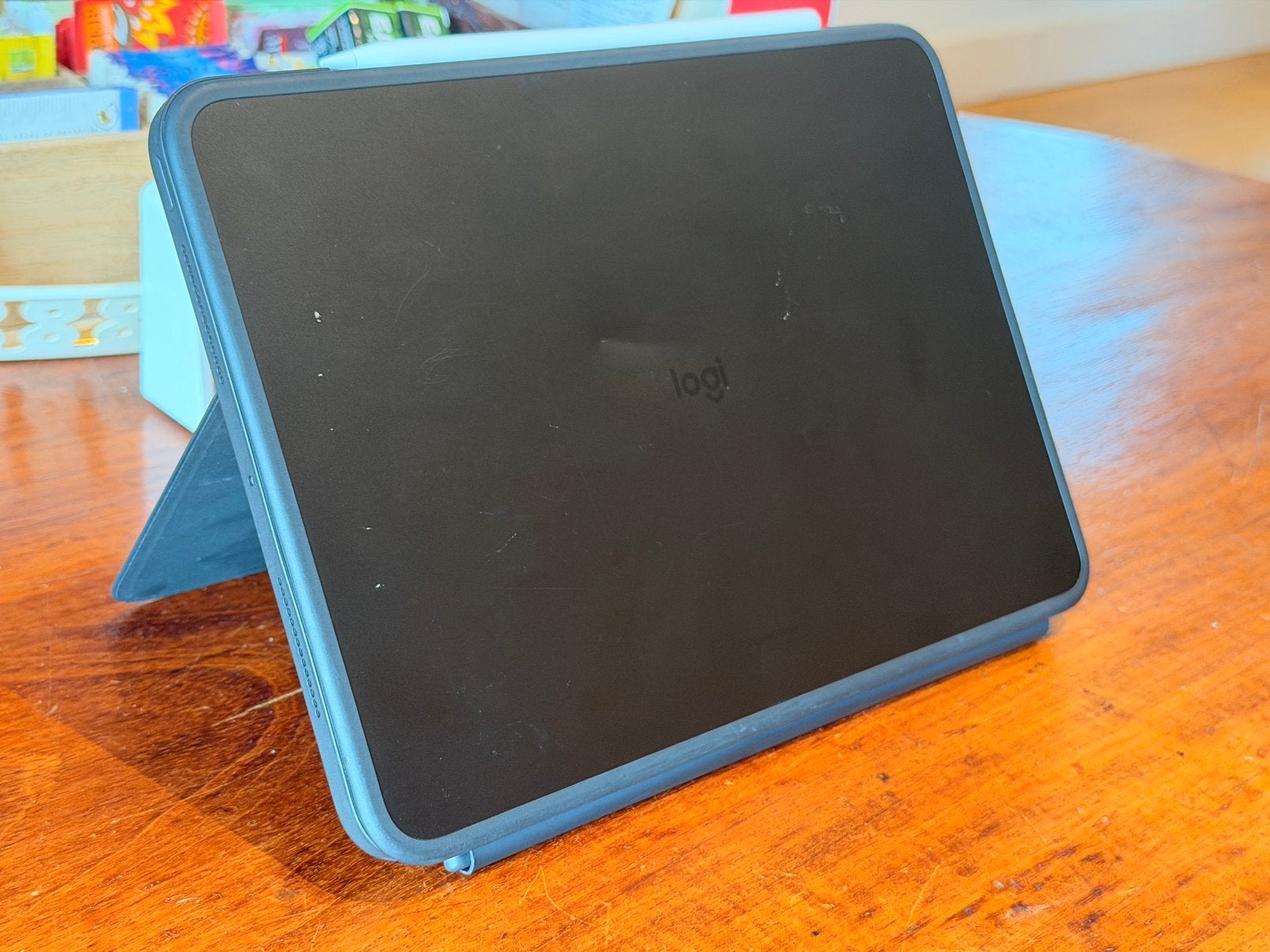 Foto 6 van iPad Pro M4 + Apple Pencil Pro + Logitech Keyboard (ZGAN)