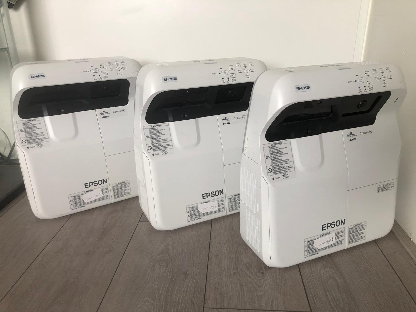 Epson beamer EB695Wi Pro Ultra Short Throw 3500Lumen, Audio, Tv en Foto, Beamers, Epson, Ophalen of Verzenden, Zo goed als nieuw