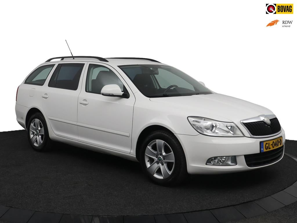 Skoda Octavia Combi 1.4 TSI Elegance I AUTOMAAT I TREKHAAK I, Euro 5, Gebruikt, 4 cilinders, 1245 kg