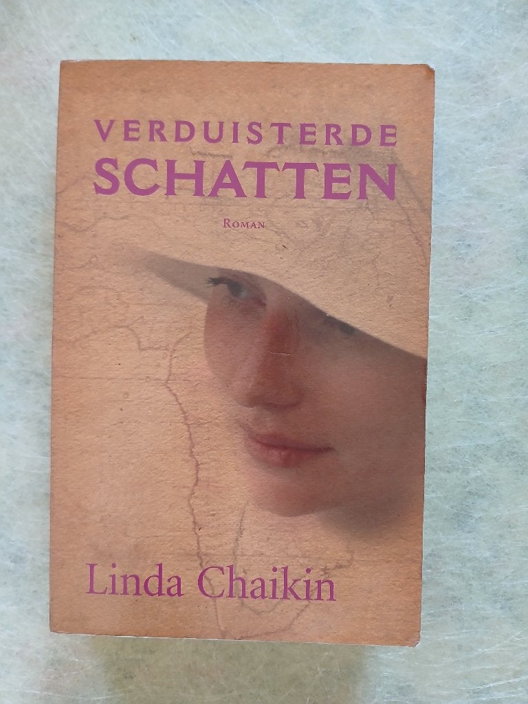 Linda Chaikin - Verduisterde schatten, Ophalen of Verzenden, Zo goed als nieuw, Linda Chaikin