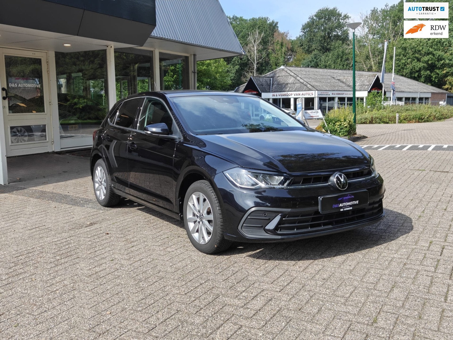 Volkswagen Polo 1.0 TSI R-Line automaat/carplay/digitaldash,, Gebruikt, Zwart, 95 pk, Zwart