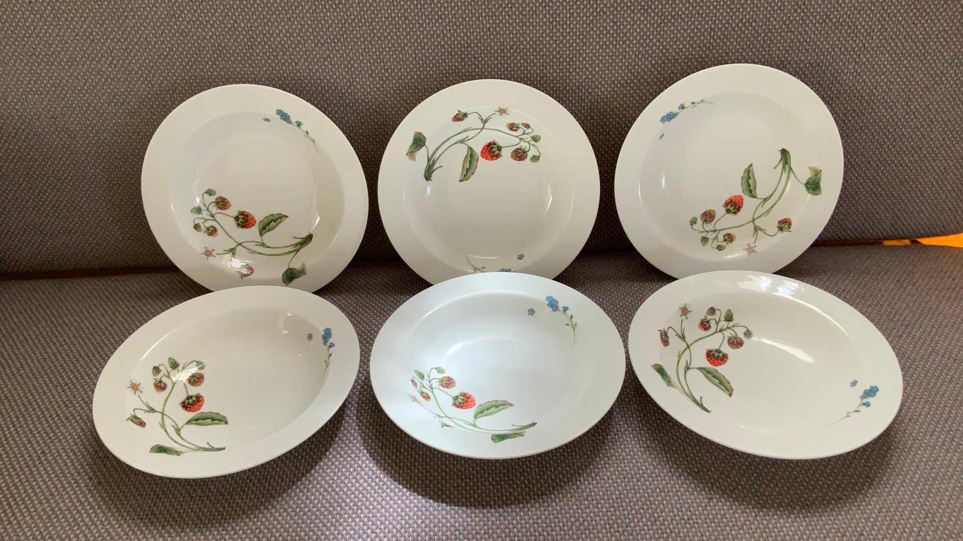 Villeroy & Boch diepe borden van de Wildberries-servieslijn, Ophalen of Verzenden, Zo goed als nieuw, Bord(en), Overige stijlen