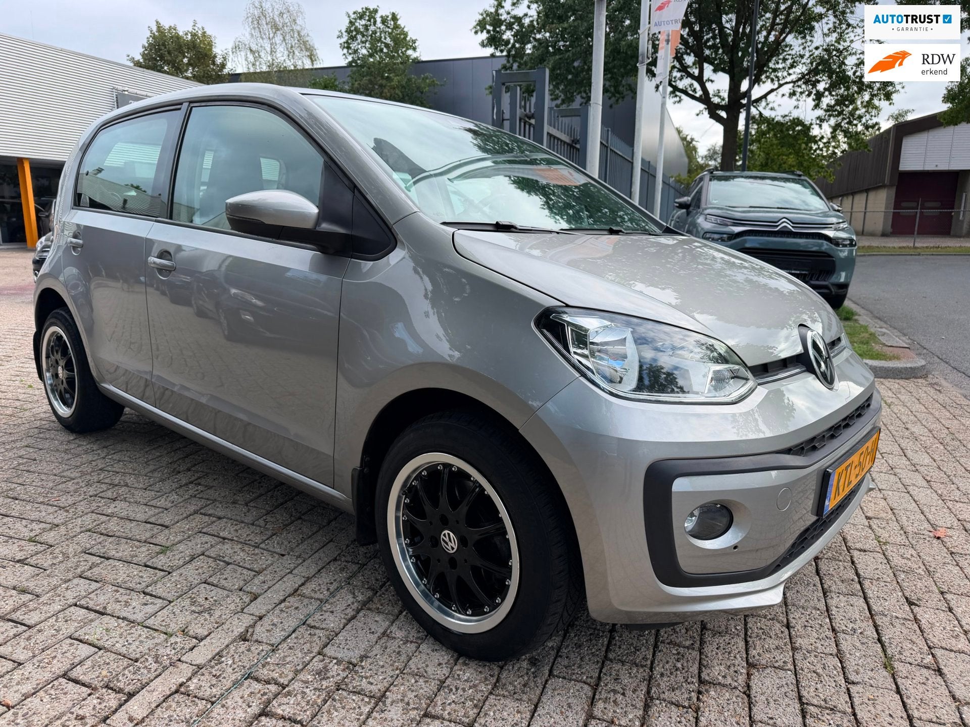 Volkswagen Up! 1.0 high up! R-Line 5 deurs, camera, clima, c, Dealer onderhouden, Stof, Gebruikt, Met garantie (alle)