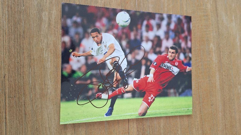 Foto 20x25 cm met handtekening; Adriano # Sevilla Barcelona, Ophalen of Verzenden, Nieuw, Buitenlandse clubs, Overige typen