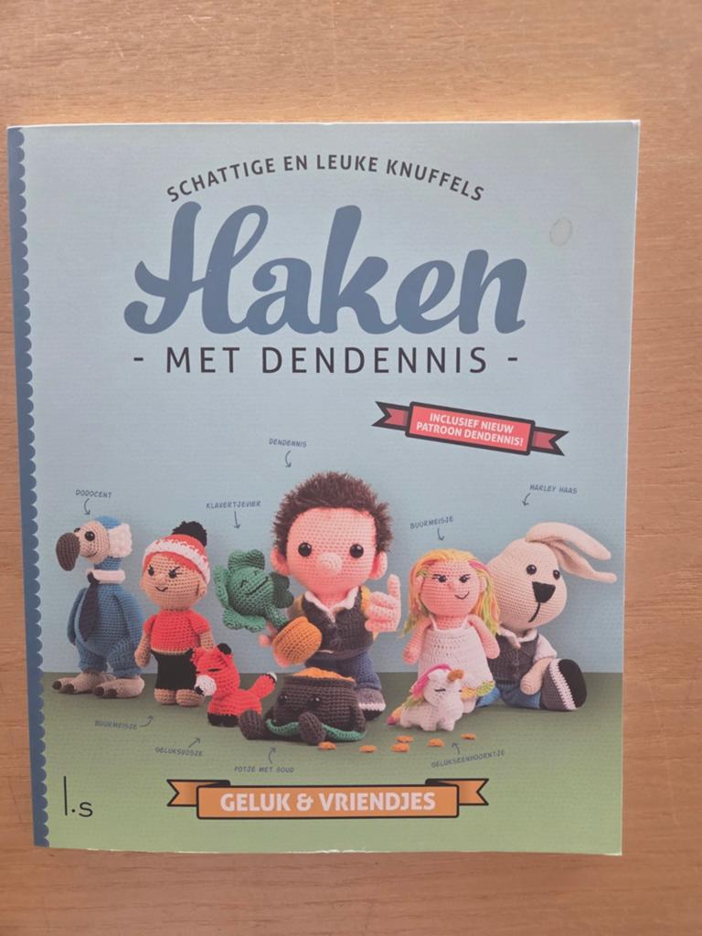 Haken met Dendennis - Schattige en Leuke Knuffels, Ophalen of Verzenden, Zo goed als nieuw, Breien en Haken, Dennis van den Brink (Dendennis)