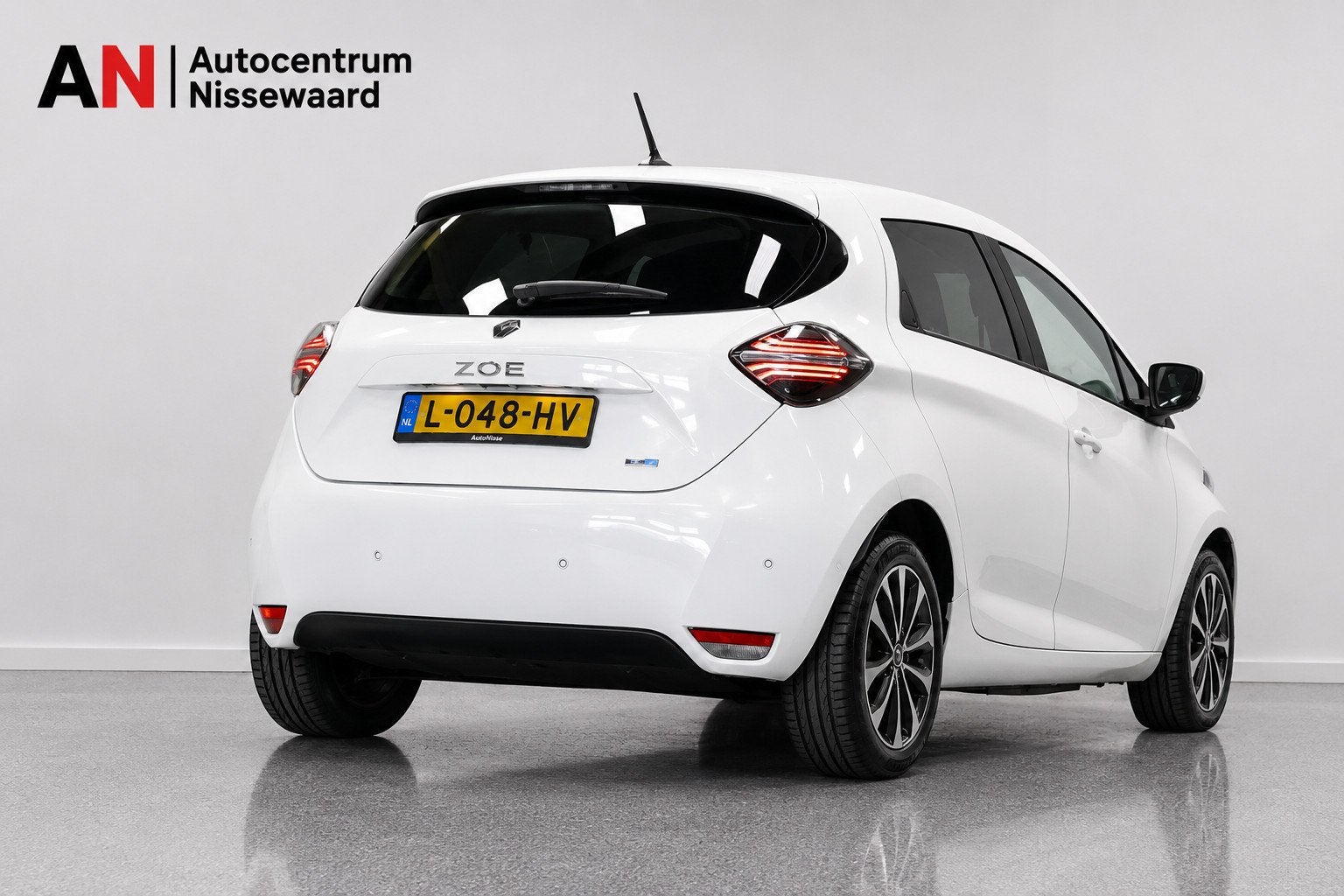 Renault ZOE R135 Intens 52 kWh SOH 92% |Koopaccu|Stoelverver, 136 pk, Gebruikt, Zwart, Leder en Stof