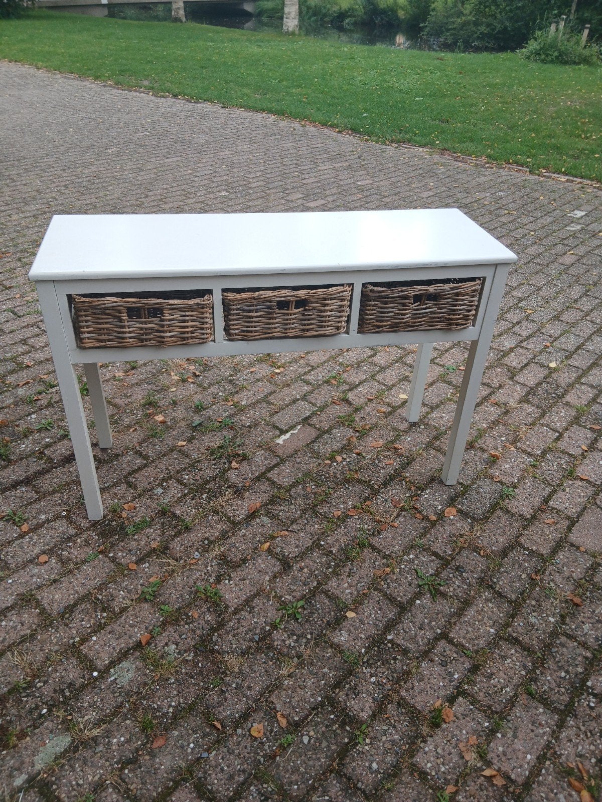 side table wit, Huis en Inrichting, 100 tot 150 cm, Ophalen of Verzenden, Zo goed als nieuw, 25 tot 50 cm