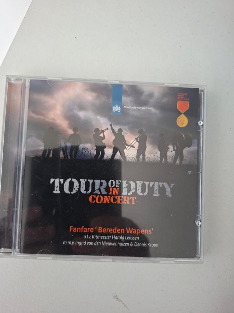 Tour of duty in concert, Ophalen of Verzenden, Zo goed als nieuw, Pop