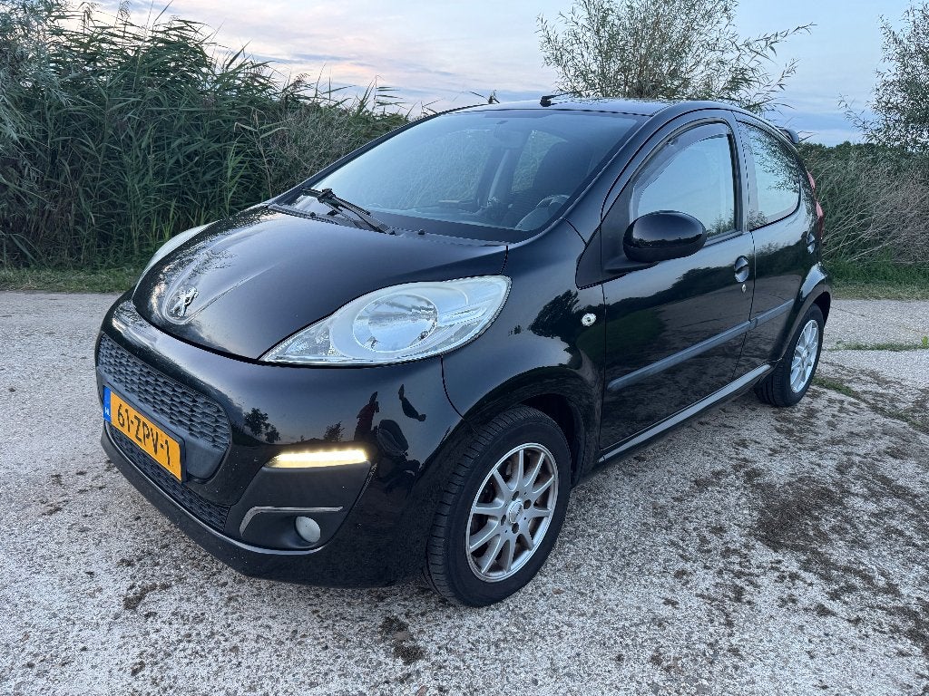 Peugeot 107 1.0 5DR 2013 Airco NAP/LED/LM velgen/134000Km, Auto's, Voorwielaandrijving, Stof, Zwart, 4 stoelen