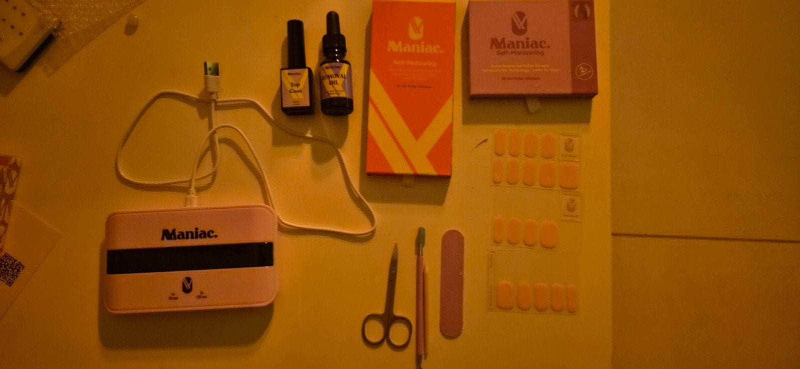 Maniac. Nagellak set met UV-lamp en accessoires, Ophalen of Verzenden, Zo goed als nieuw, Gehele gezicht, Overige typen
