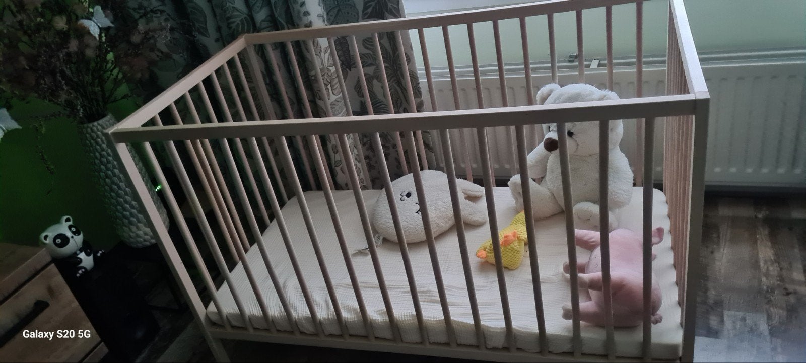 bijna nieuwe babybed met nieuw matrasje, Kinderen en Baby's, Ophalen of Verzenden, Zo goed als nieuw, Ledikant