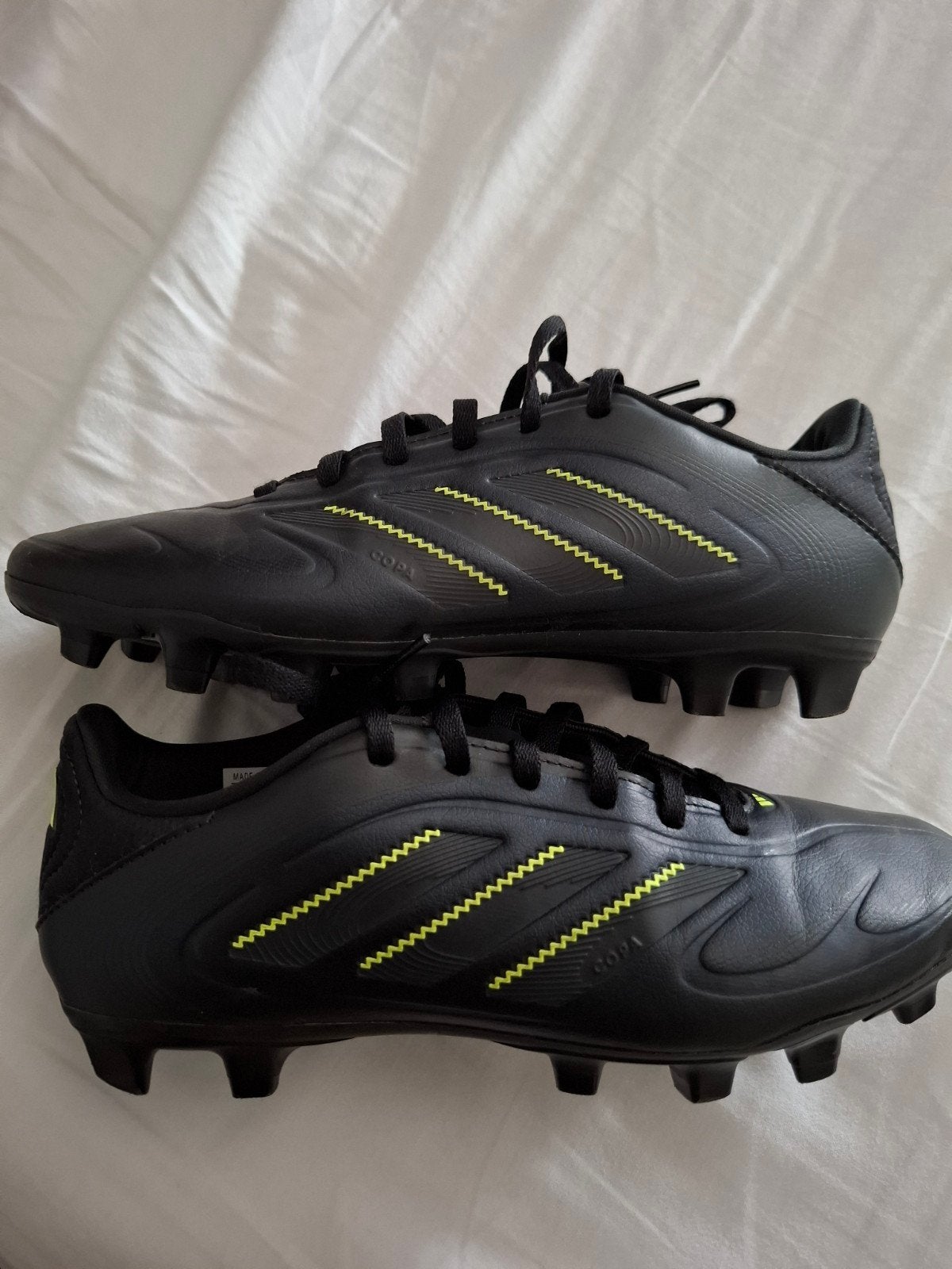 adidas voetbalschoen, Maat XS of kleiner, Ophalen, Zo goed als nieuw, Schoenen
