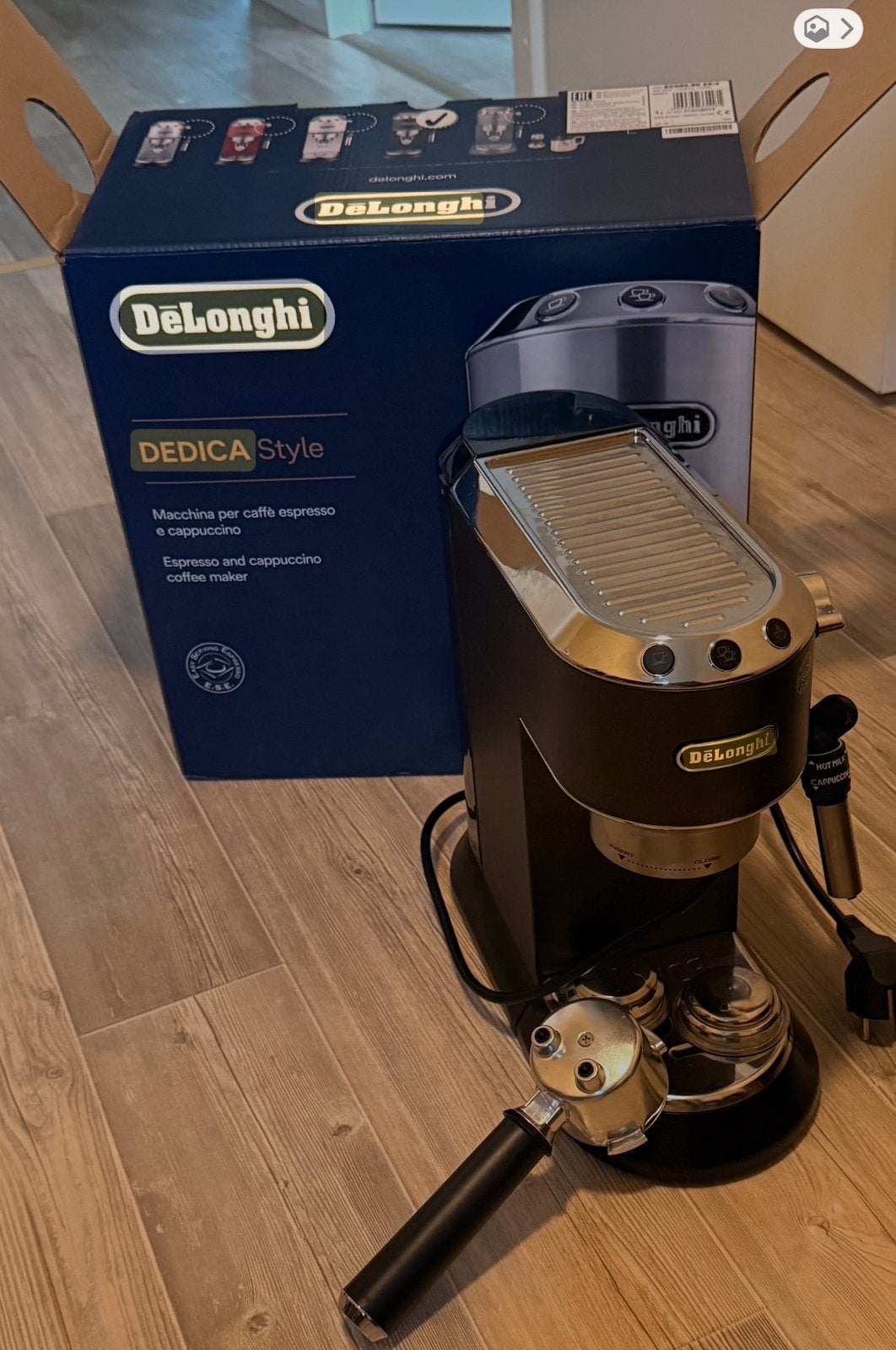 DēLonghi, Witgoed en Apparatuur, Koffiezetapparaten, Ophalen of Verzenden, Zo goed als nieuw, Koffiemachine