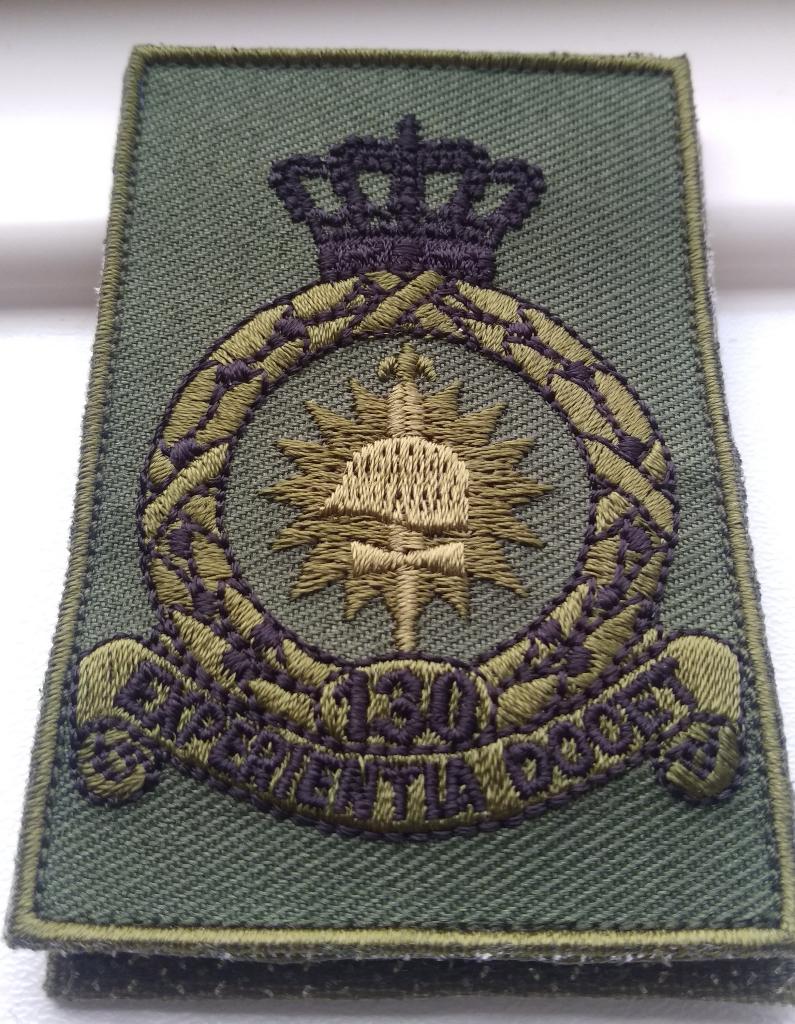 Borstembleem: 130 Opleidings Squadron KMSL Vlb Woensdrecht., Verzamelen, Militaria | Algemeen, Verzenden, Luchtmacht, Nederland