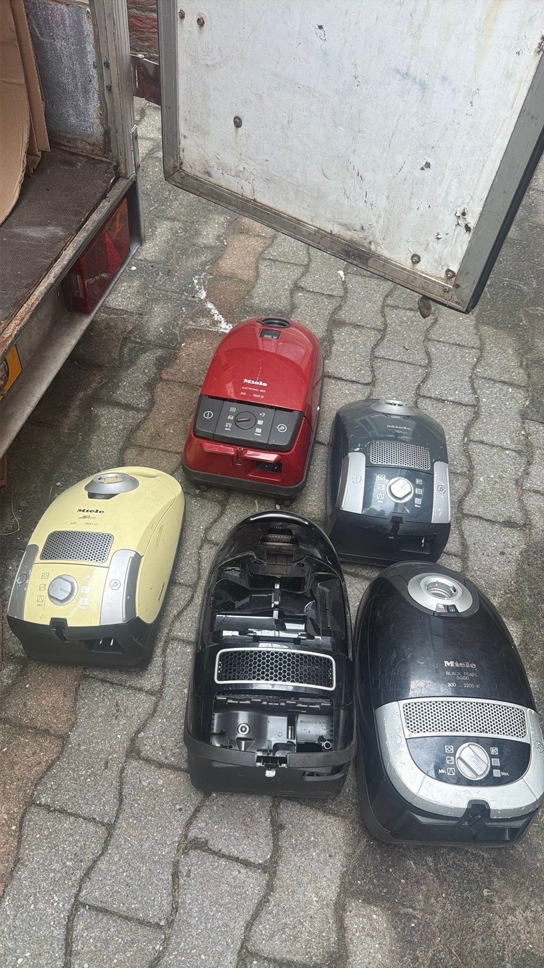 Miele stofzuiger,s defect, Ophalen, Zo goed als nieuw, 1200 tot 1600 watt